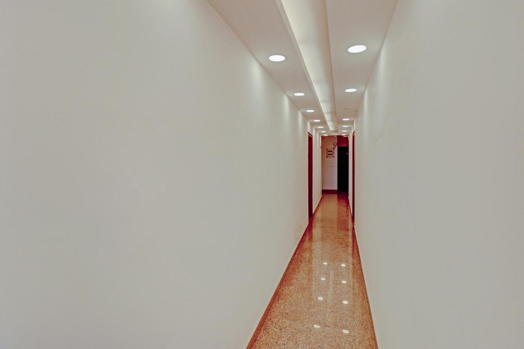 Collection O Spot Light Near Tughlakabad Station Metro Station Hotel Indraprast Exterior photo