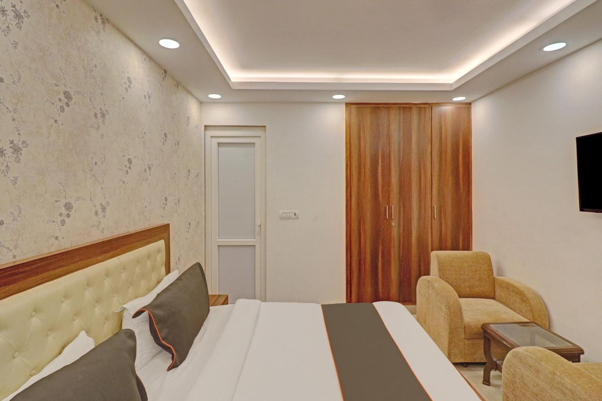 Collection O Spot Light Near Tughlakabad Station Metro Station Hotel Indraprast Exterior photo