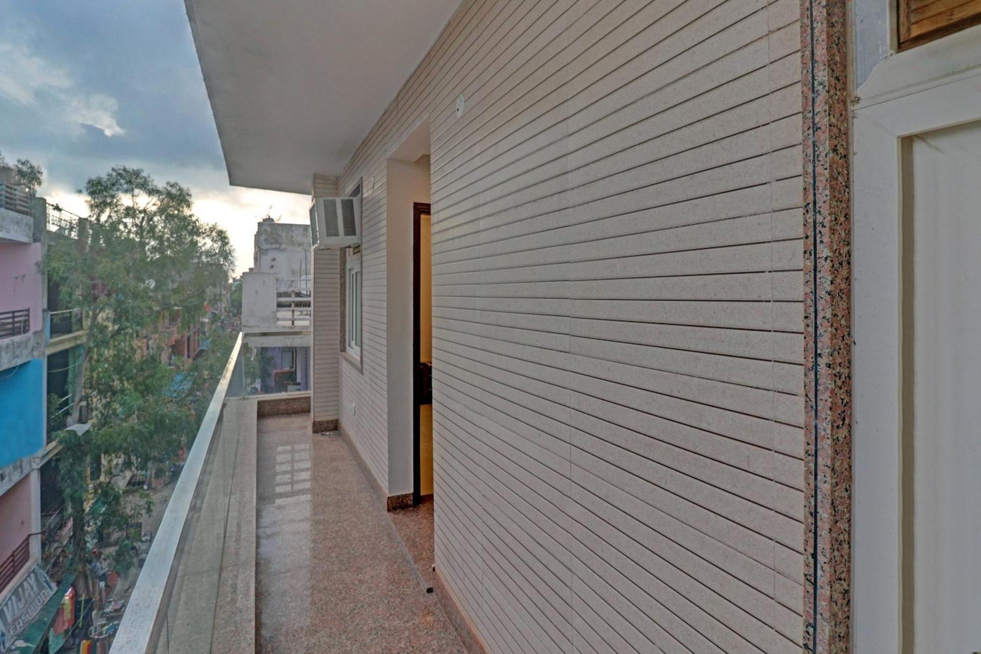 Collection O Spot Light Near Tughlakabad Station Metro Station Hotel Indraprast Exterior photo