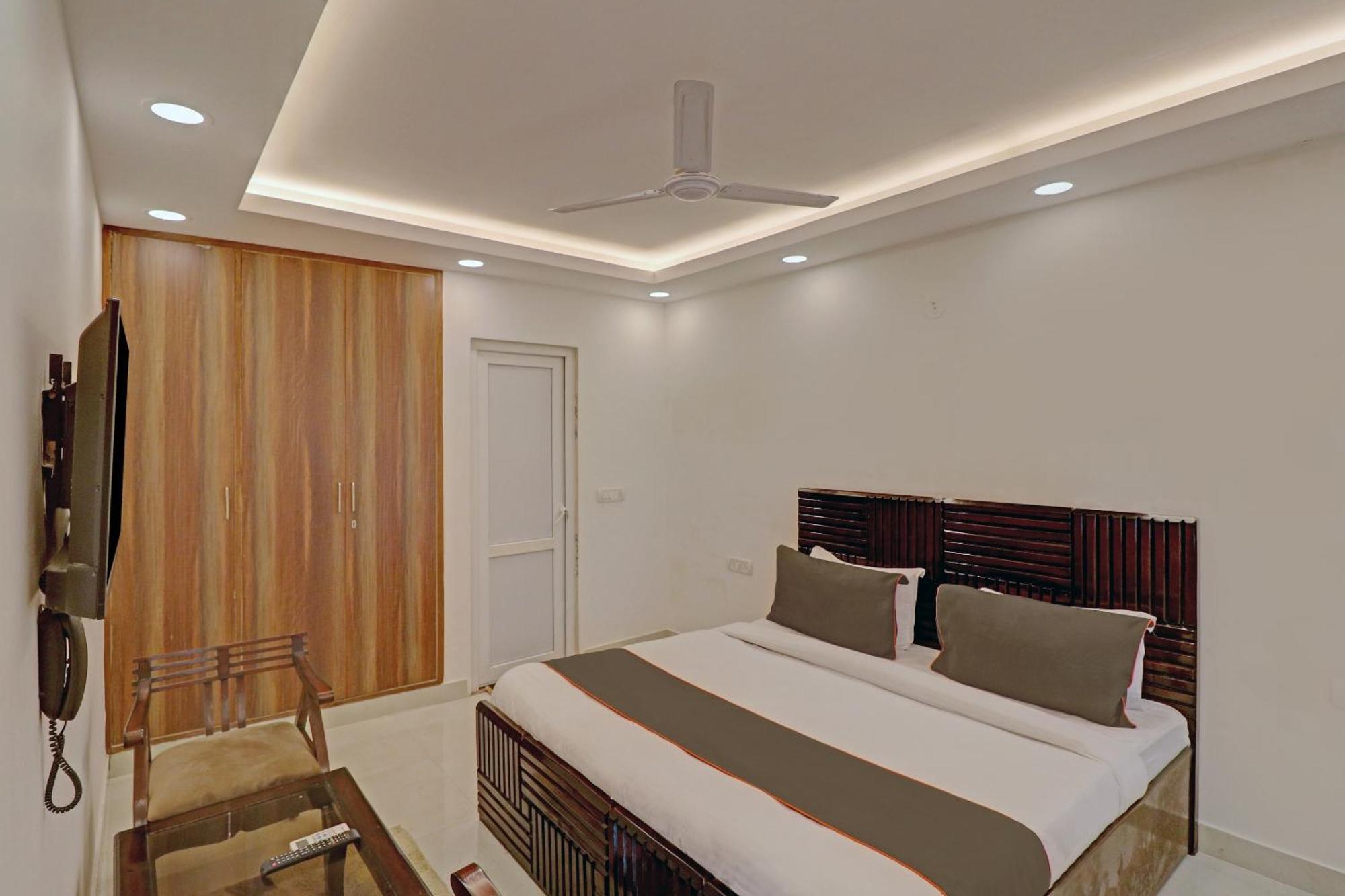 Collection O Spot Light Near Tughlakabad Station Metro Station Hotel Indraprast Exterior photo